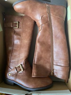 Boots Brand new Size 2