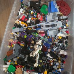 Lego 16 gallon bin