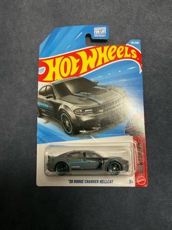 Hot Wheels ‘20 Dodge Charger Hellcat