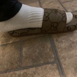 Gucci Slides Size 42 Cant Fit 