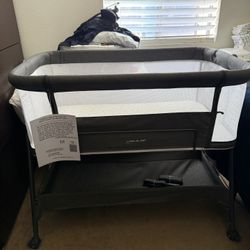 ANGELBLISS Baby Bassinet Bedside Crib with Storage Basket and Wheels