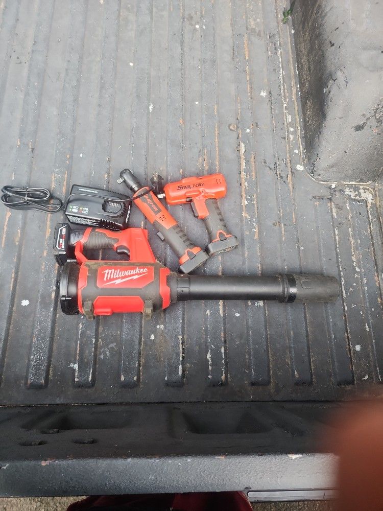 Snap On 3/8" Rachet And Impact With A M12 Milwaukee Blower With A 4 Amp Battery