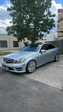 14 Mercedes Benz C250
