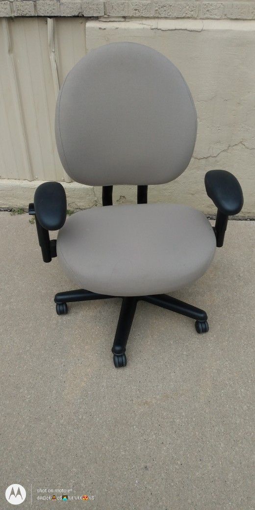 Newer Excellent Condition Hard To Find Steelcase Criterion Plus Size Office Chair 
