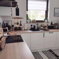 Shaker White / U-Shape Kitchen