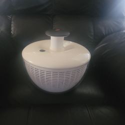Oxo Salad spinner