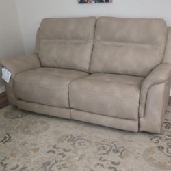 Beautiful Brand New Sofa & Chair