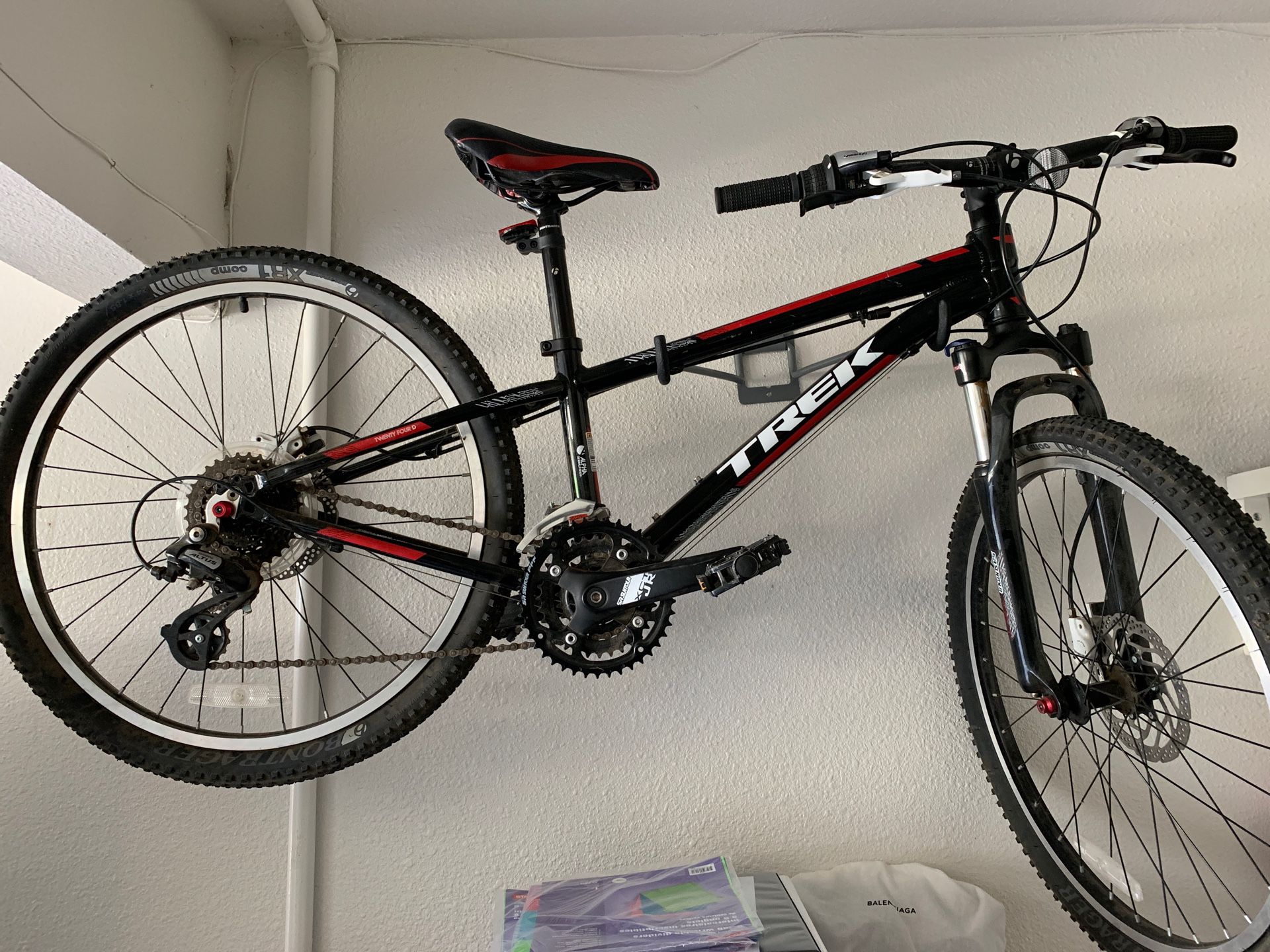Trek 24” High End Boys Mountain Bike Like New
