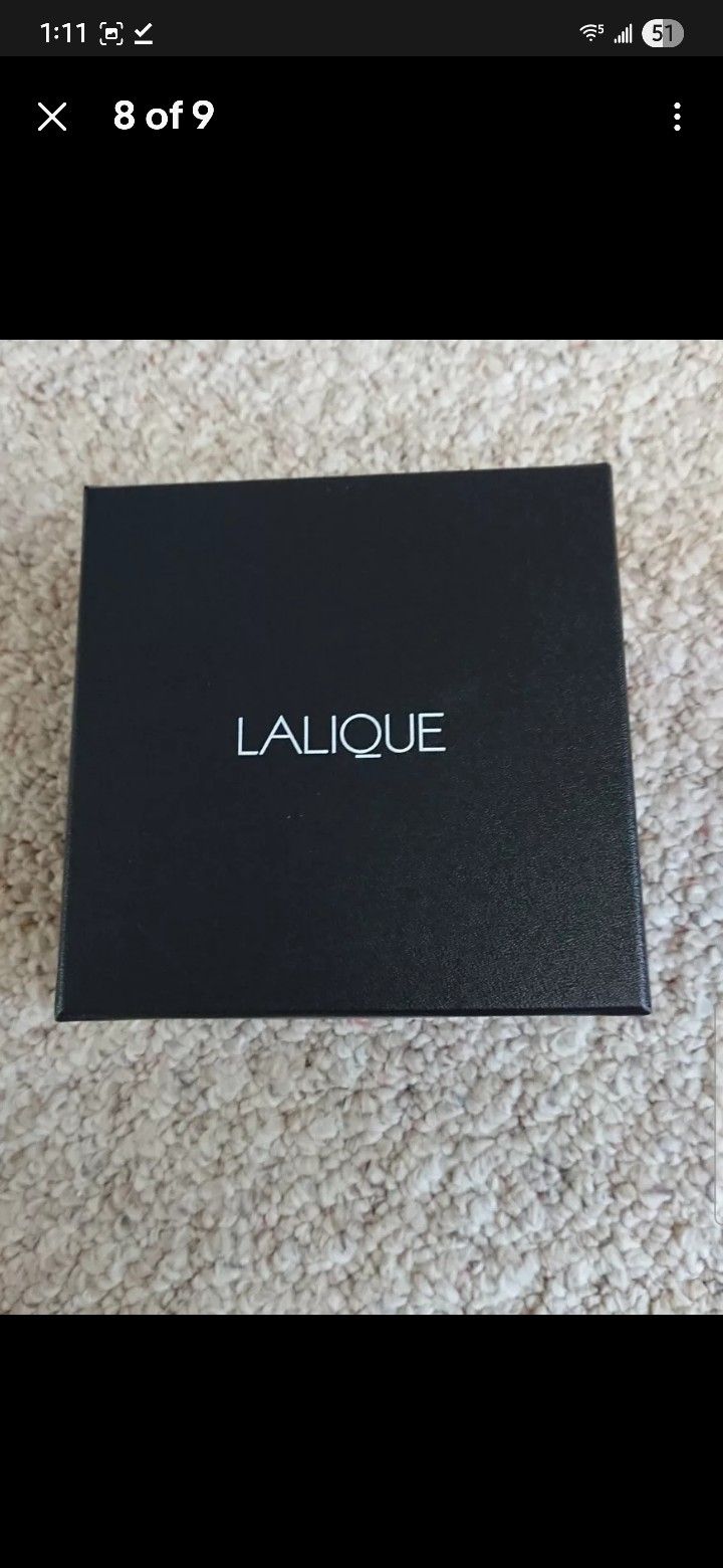 Lalique 1k00 POINTS 3 corks holder