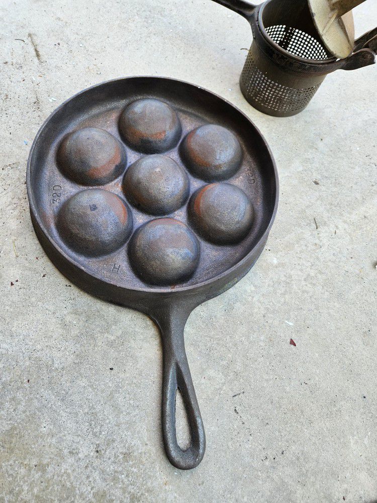 Vintage cast iron Bundt cake pan for Sale in Porter, TX - OfferUp