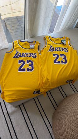Nike Lakers Jersey. ( NIKE) Sz Lg & Sz  XL