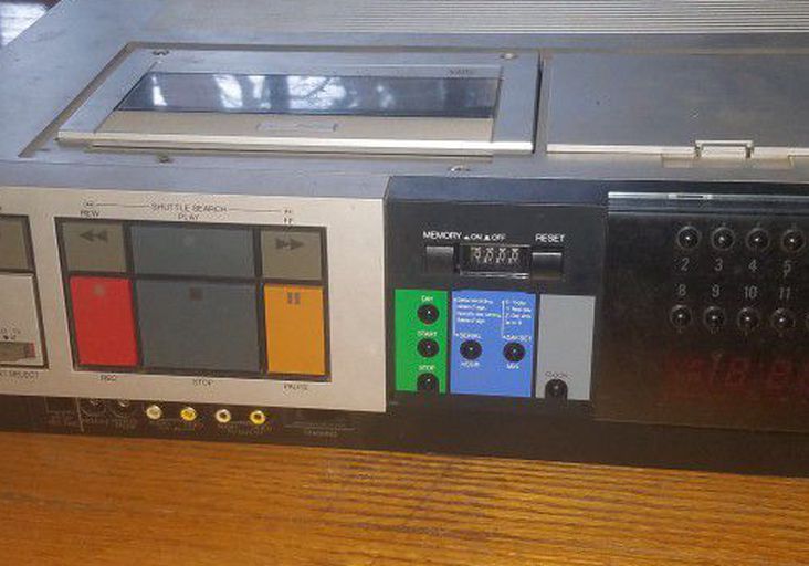 1982 Vintage JVC HR7100U VCR