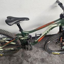 Giant LIV Hail Advance