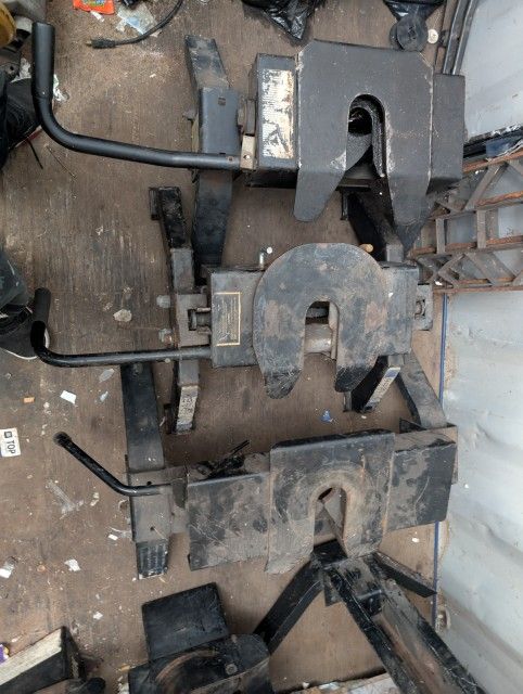Fifth Wheel Hitch's