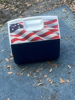 Igloo 16 Quart Playmate Elite 50 Year Anniversary (2021) Limited Edition American Flag Cooler