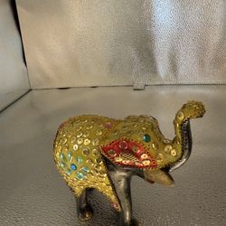 Elephant 