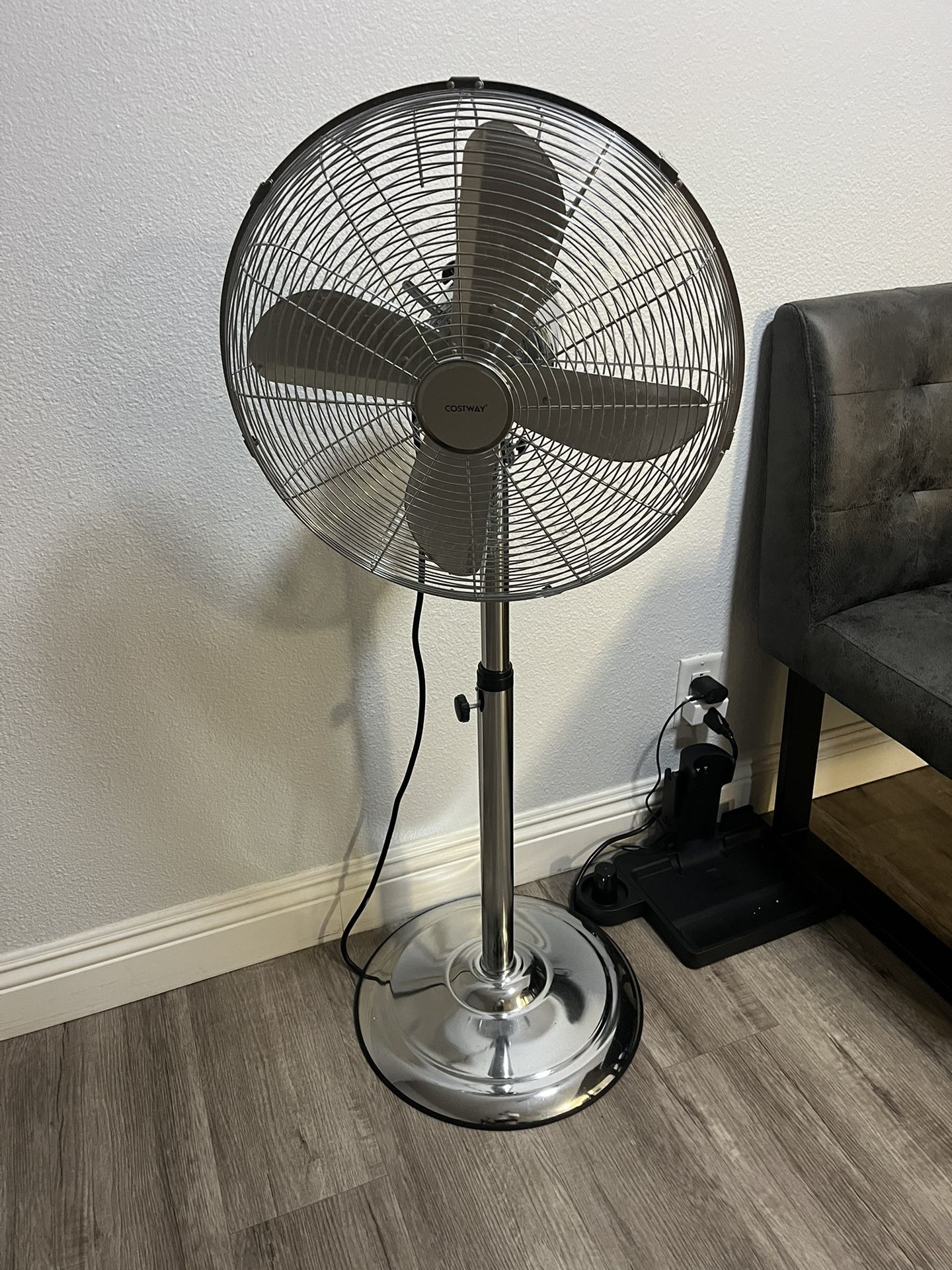 Metal Fan Like NEW UTC Area)