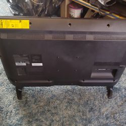 Insignia Smart TV 32"