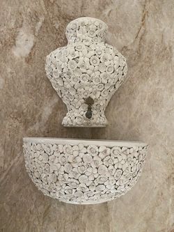 Vintage Italian Fiori Blanco Lavabo ceramic wall fountain and cistern