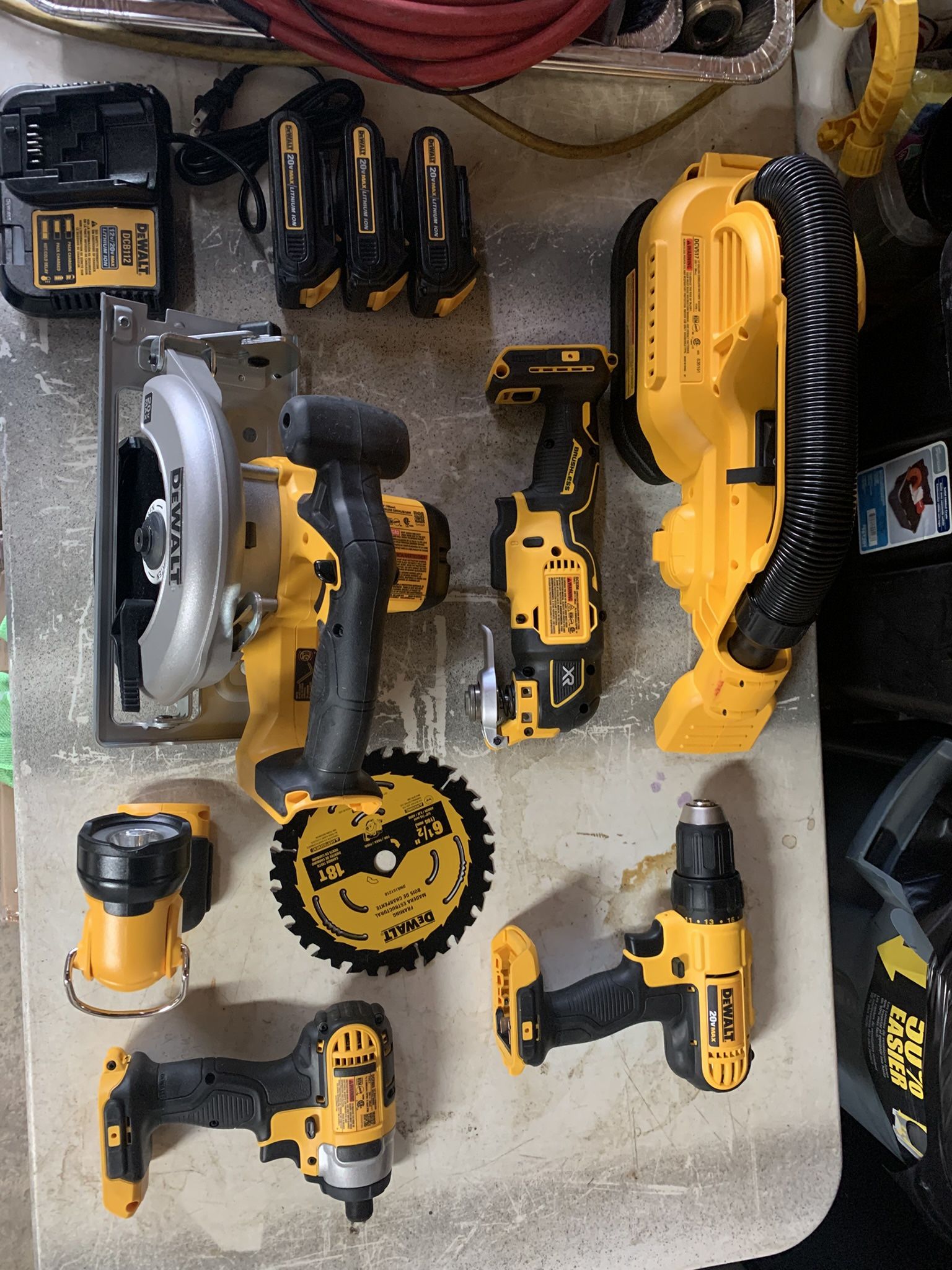 Dewalt 20 V Miscellaneous Tools (Bundle)