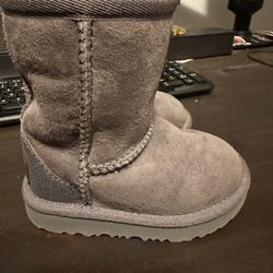 Like New 6c Uggs