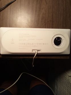 Belkin 3 in 1  Wireless charging port