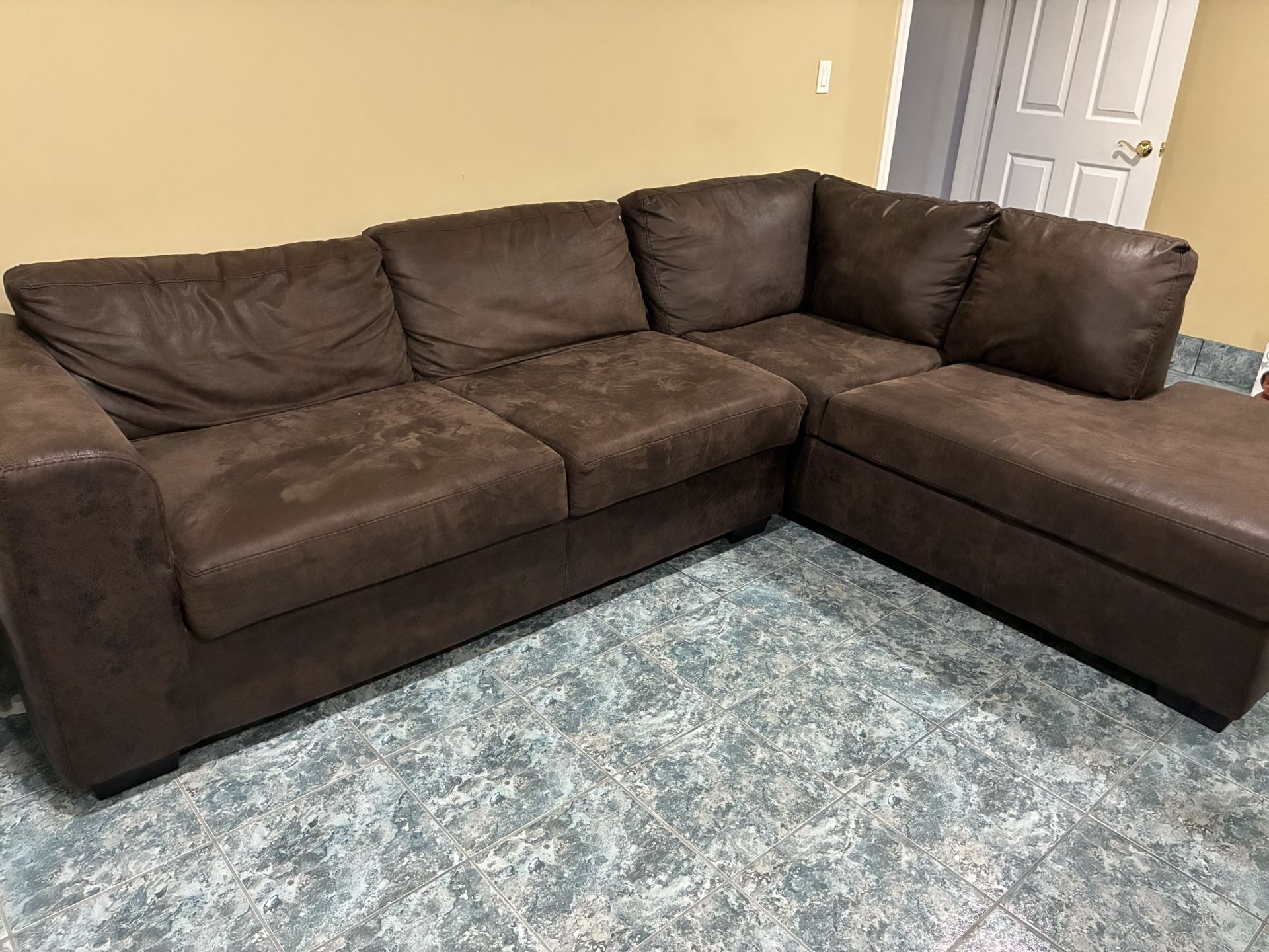Bob’s Furniture-Style Brown Chaise Sectional, Excellent Condition