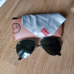 Ray-Ban Aviator Sunglasses