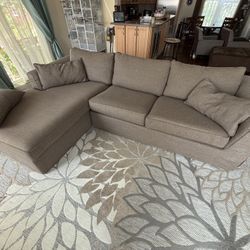Brown Couch - Free Delivery 🚚 