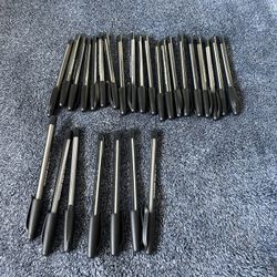 Black Pens Between 25-27 Pieces $10 FIRM PRICE 