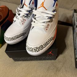 Brand New Jordan Retro 3  Knicks Size 12.    200$