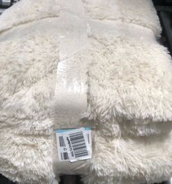 Cream colored Rug 8X10