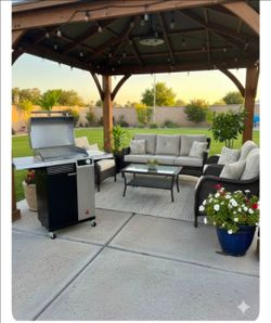 BRAND NEW IN BOX ELECTRIC BBQ GRILL