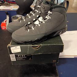 Jordans (Lightly Worn)