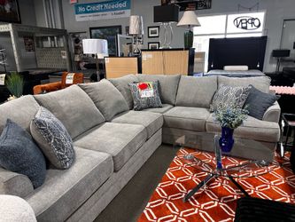 Beautiful L-shaped sectional! 🛋️🩶✨