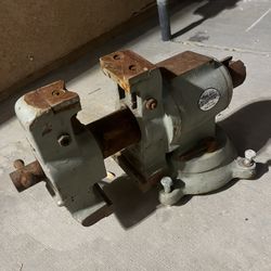Bench Vise