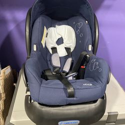 Maxi Cosi New Born Car Seat Preowned Great Condition