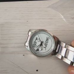 Used Snoopy Cartoon Steel Strap Watch
