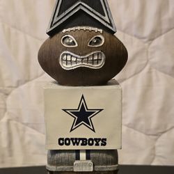 Cowboys Football Team Statue 