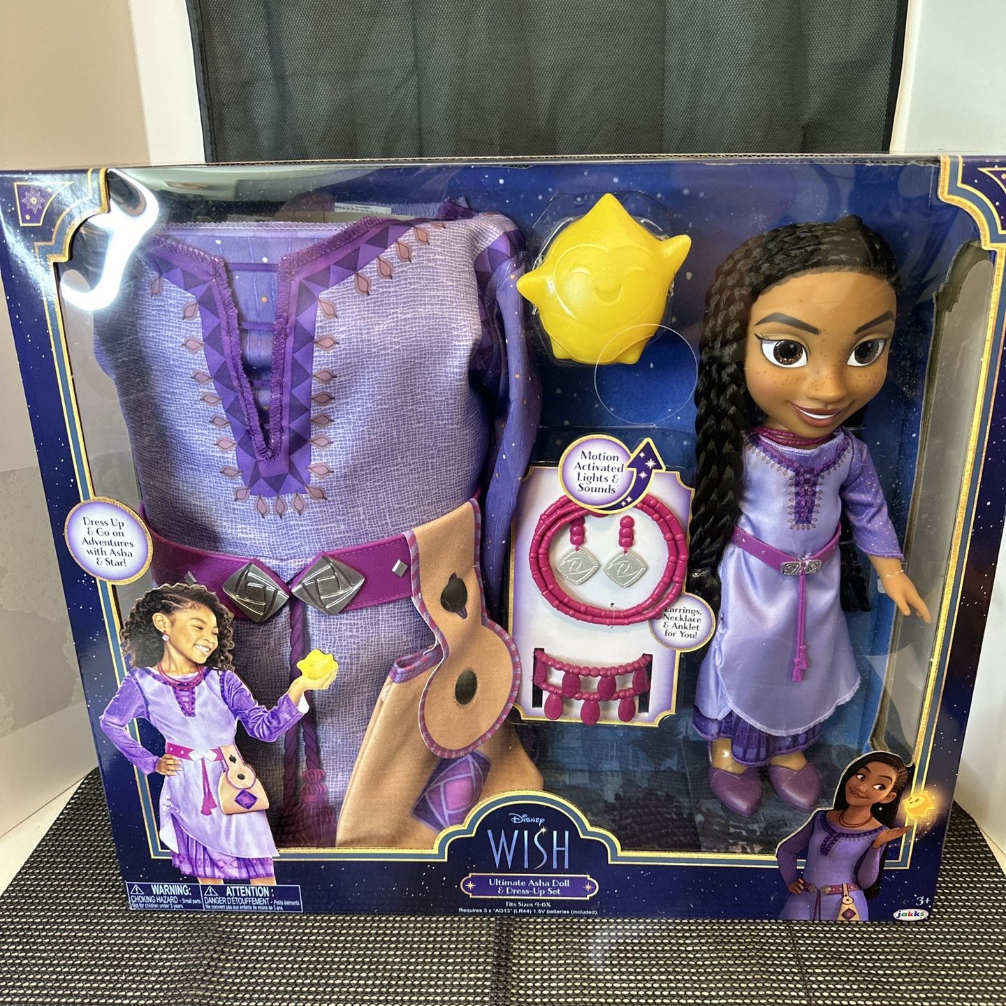 Disney Ultimate Asha Doll & Dress-Up Set