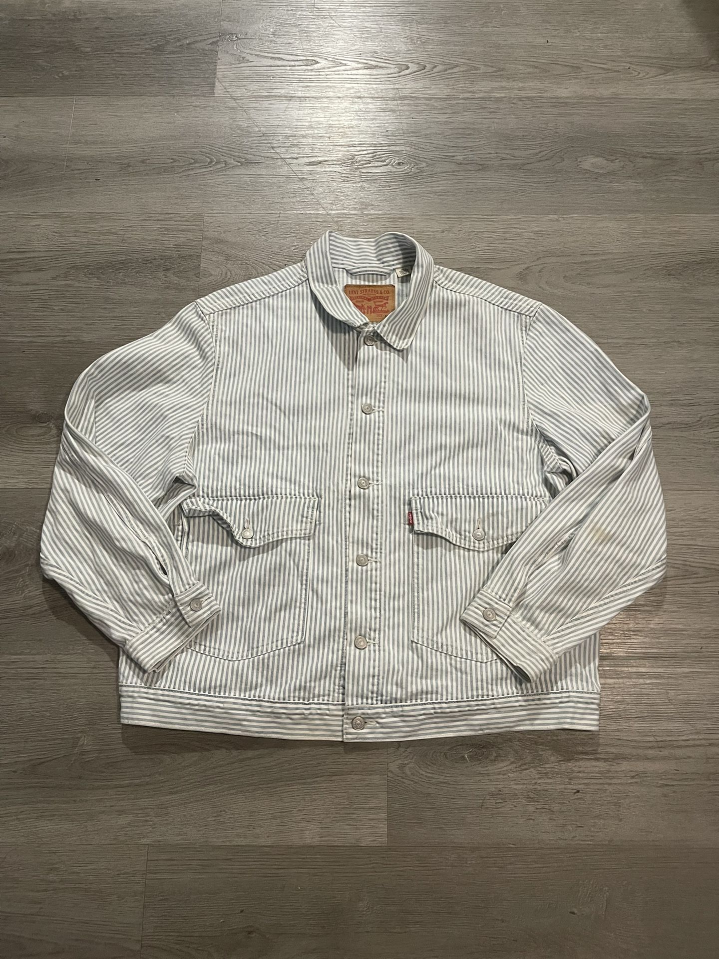 Levi’s Men’s Hickory Stripe Light Blue Denim Trucker Jacket 