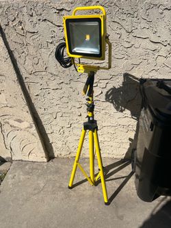 Big tripod stand flood light