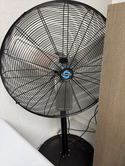 Tornado 30" Industrial Pedestal Fan