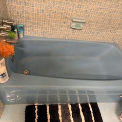 Bath TUb Blue Free Good Condition Making A Standing Bath 
