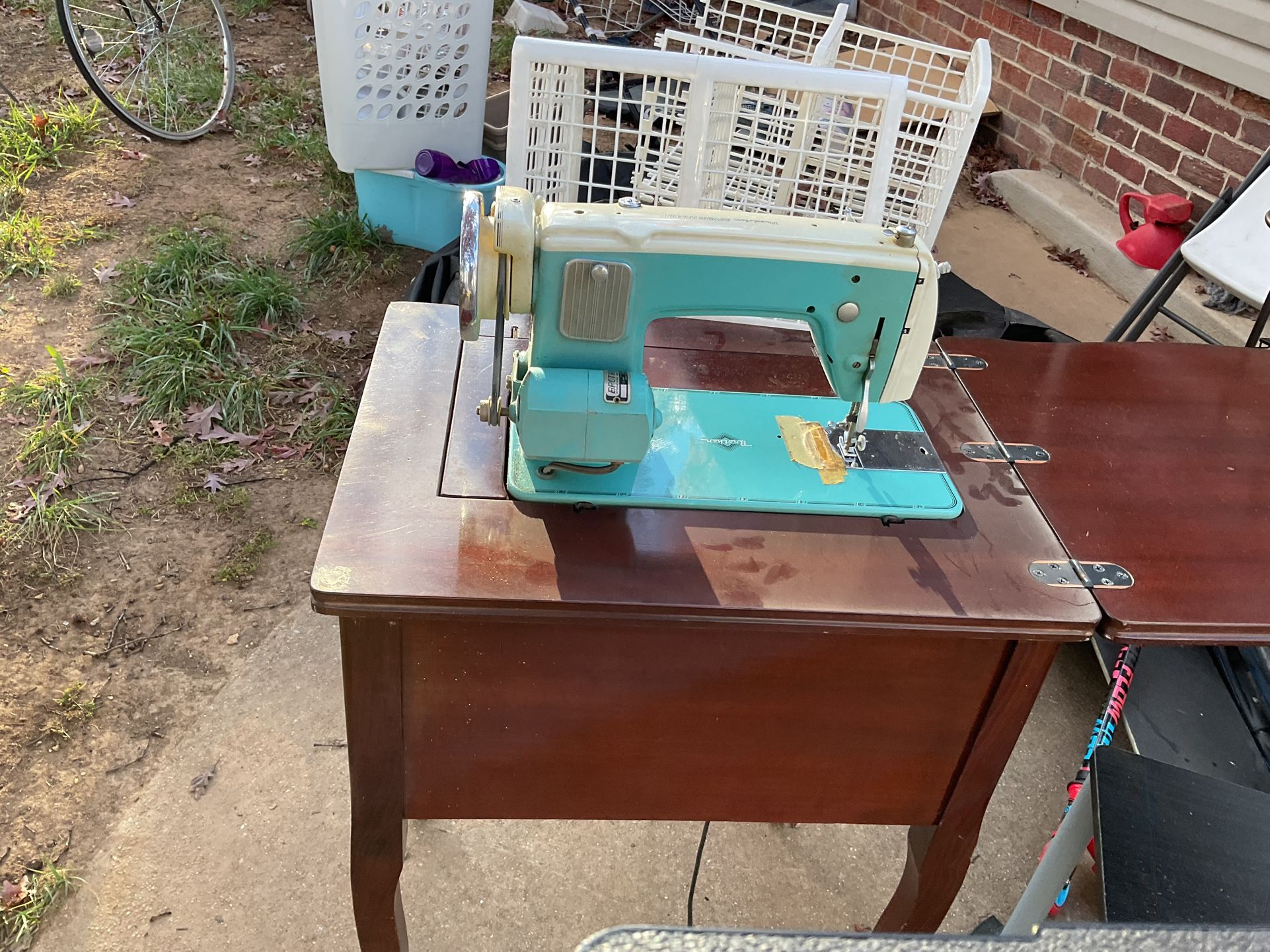 An Antique, Precision Sewing Machine, In Good Conditions, Come With Its Table (NO SHIPPING)