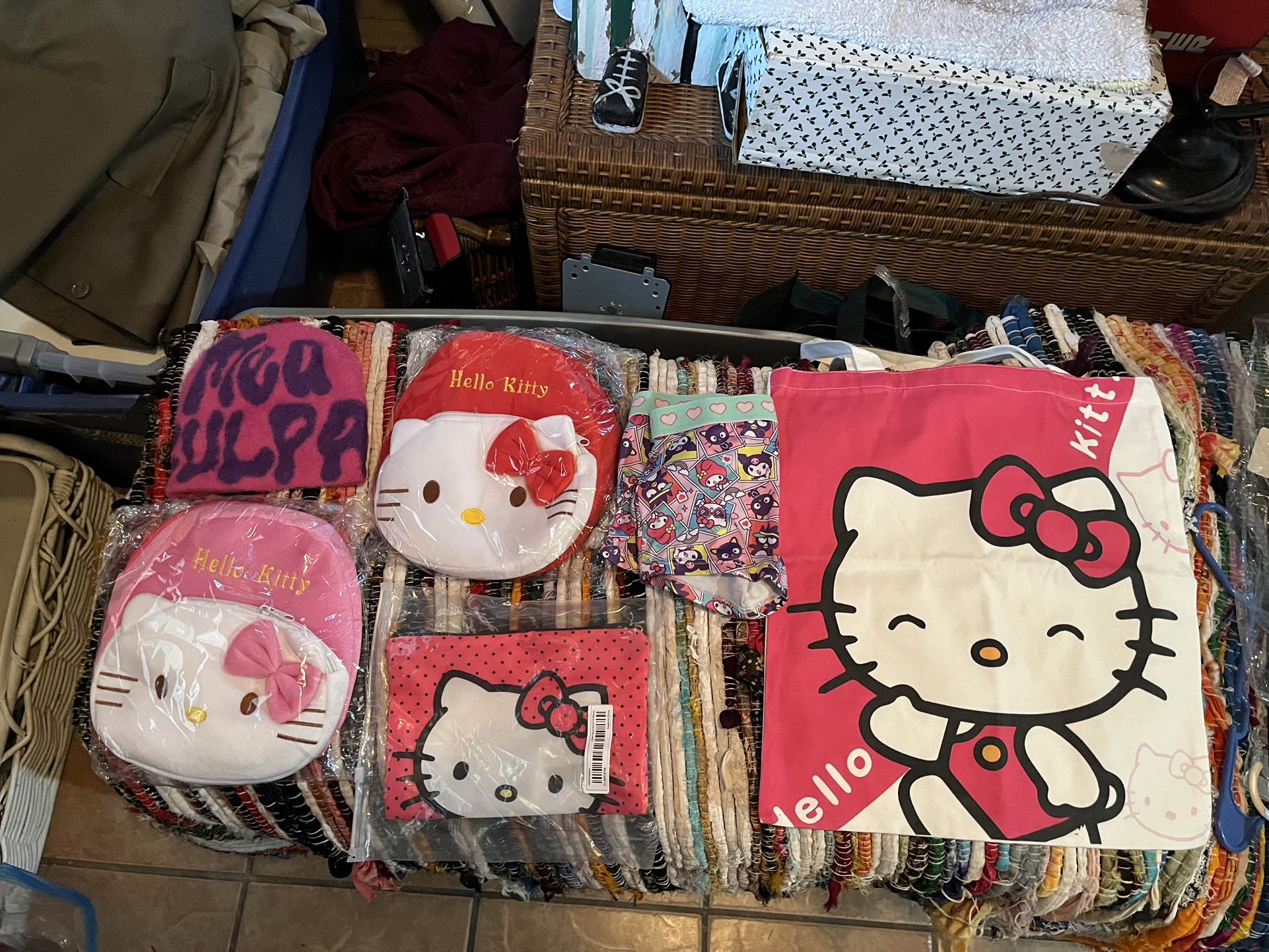 Hello Kitty Lot