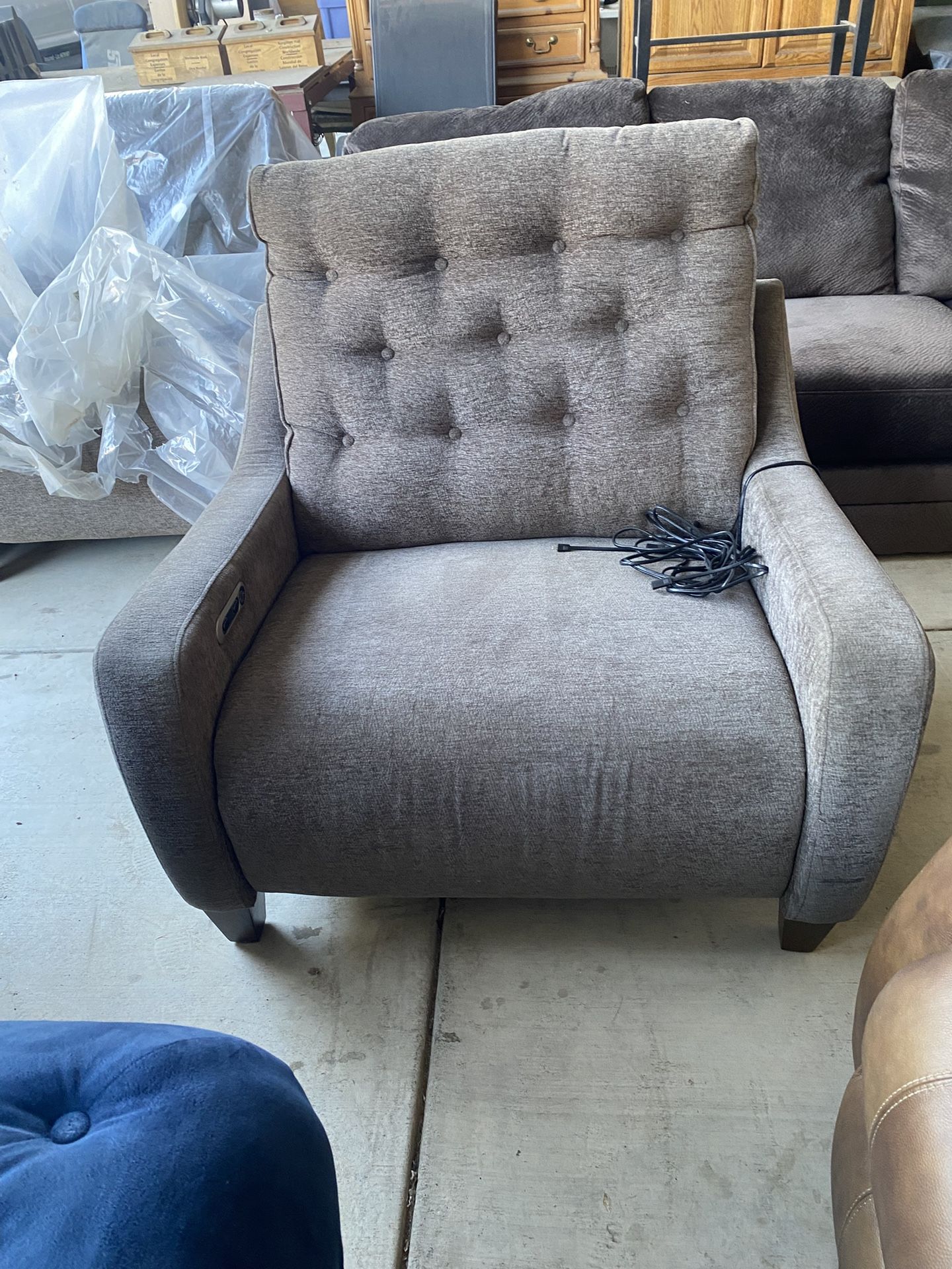 Large Seat/ Sofa Electric