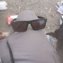 Prada Linea Rossa
Prada Linea Rossa PS 02ZSU 1BO02G Sunglasses Men's Black/Grey Polarized 58mm
(4) $100 Obo