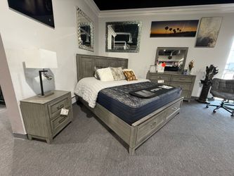 4 PC  KING BEDROOM  SET
