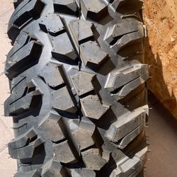Tusk 28x10/r14